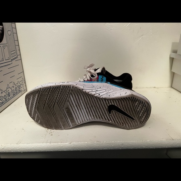 Nike Metcons 6, size 7 woman’s - Picture 3 of 5